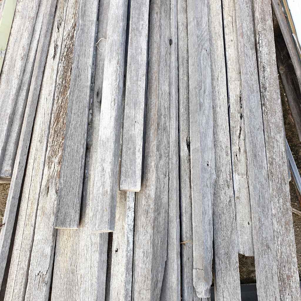Salvage timber and jam posts